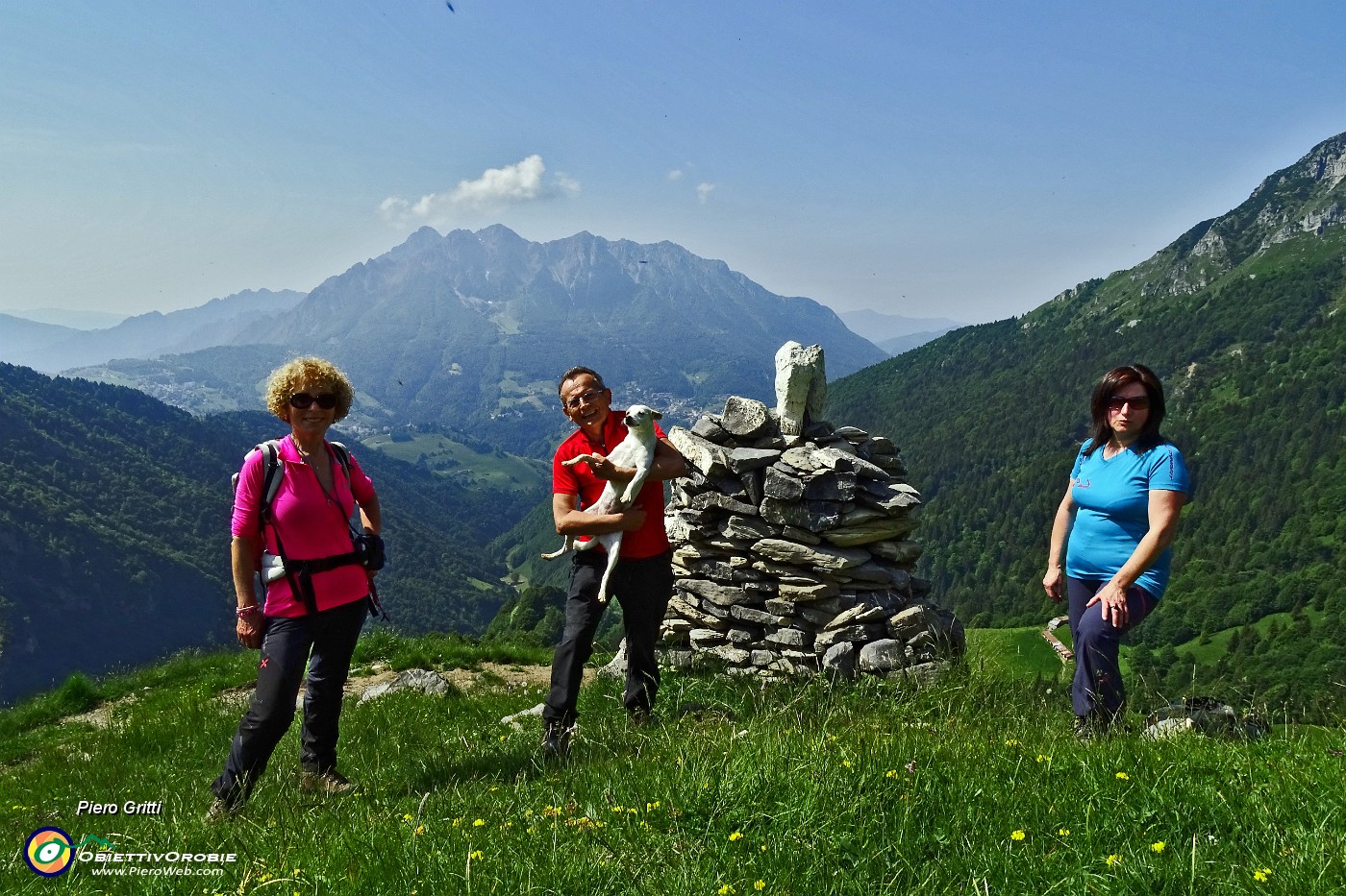 27 'Omo del Menna ' (1600 m) . Sullo sfondo l'Alben.JPG -                                